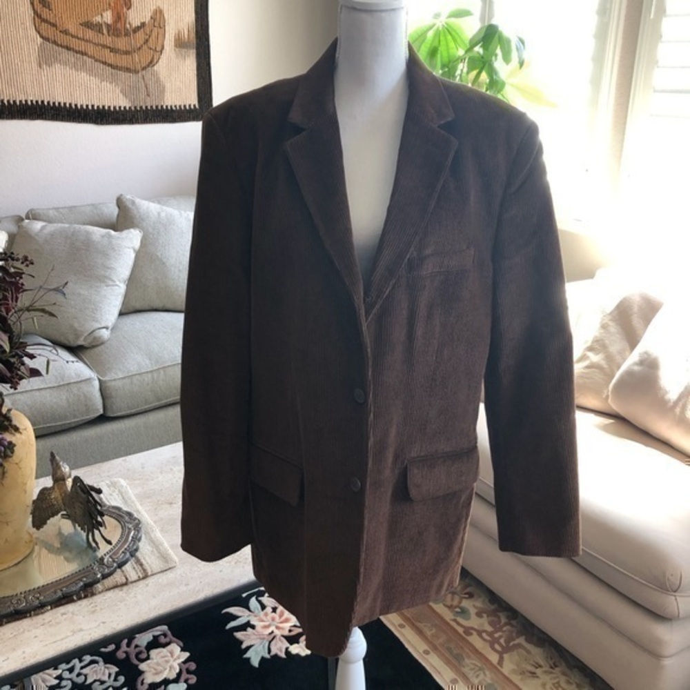 EUC Men’s Club Room Size 42Reg Blazer